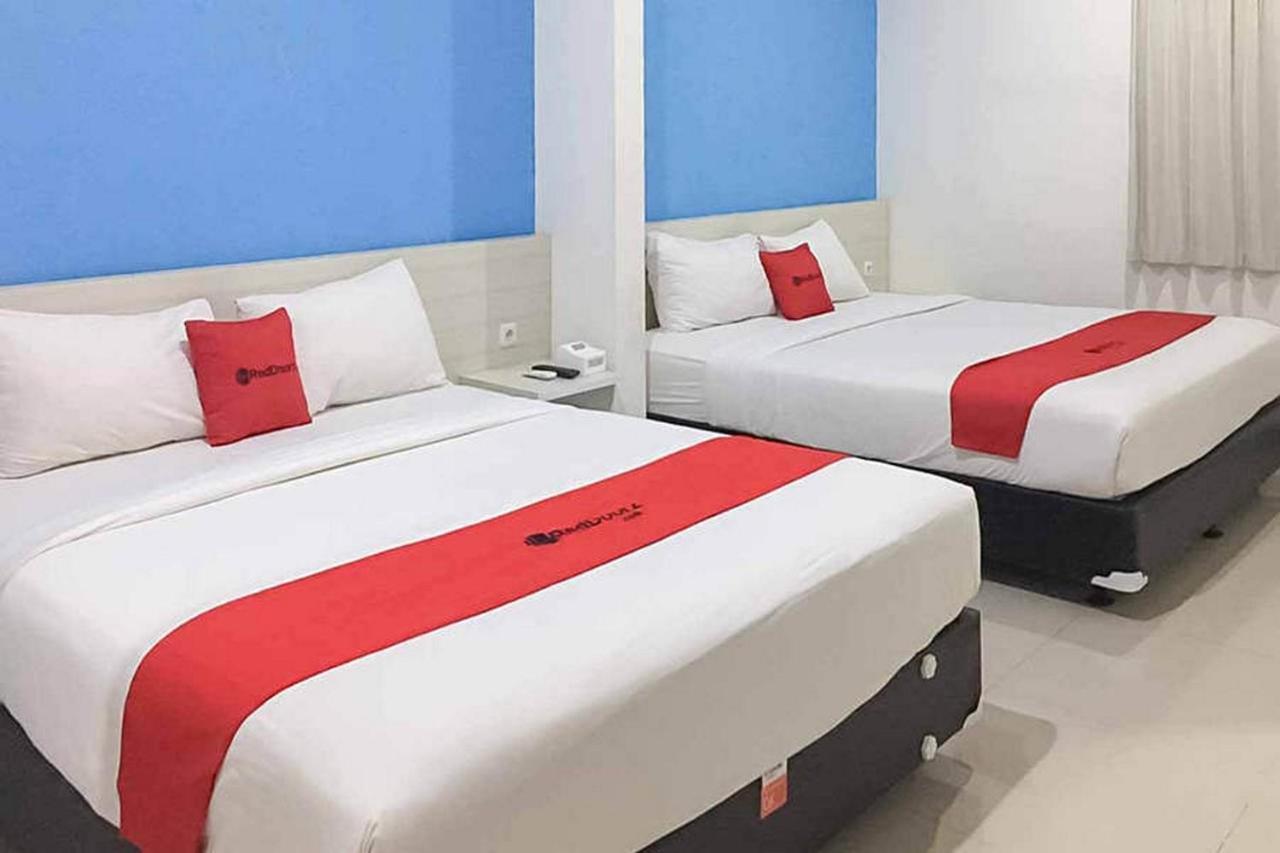 Reddoorz Plus At Panorama Villas Batu باتو المظهر الخارجي الصورة