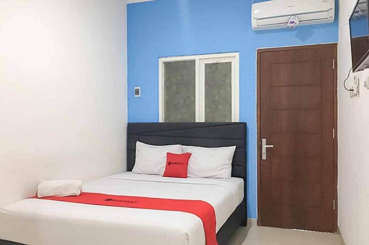 Reddoorz Plus At Panorama Villas Batu باتو المظهر الخارجي الصورة