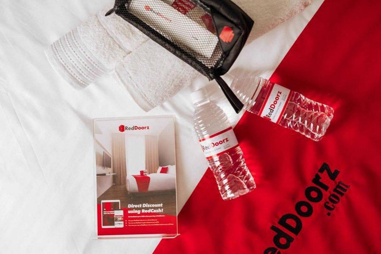 Reddoorz Plus At Panorama Villas Batu باتو المظهر الخارجي الصورة