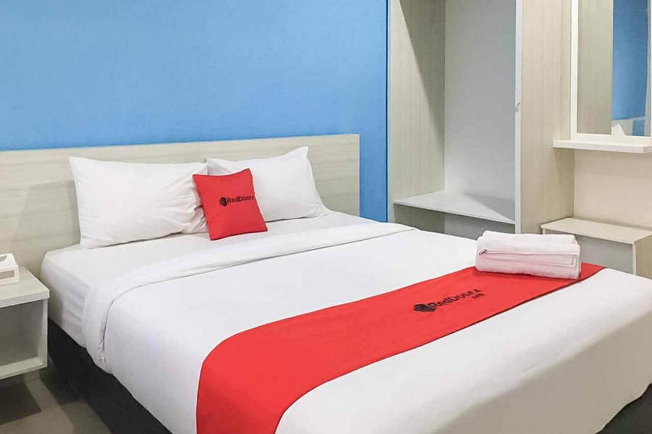 Reddoorz Plus At Panorama Villas Batu باتو المظهر الخارجي الصورة