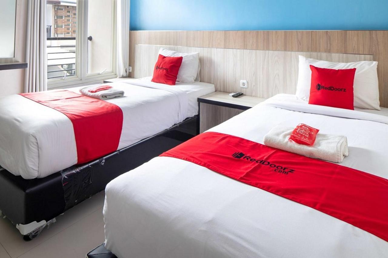 Reddoorz Plus At Panorama Villas Batu باتو المظهر الخارجي الصورة
