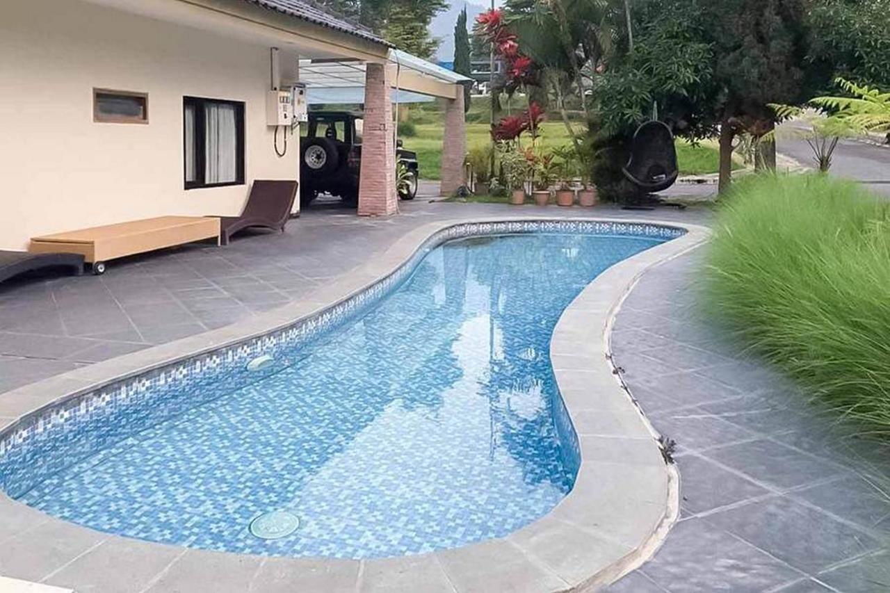 Reddoorz Plus At Panorama Villas Batu باتو المظهر الخارجي الصورة