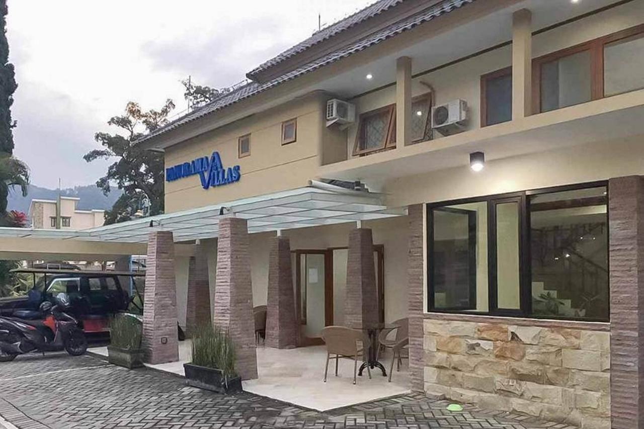 Reddoorz Plus At Panorama Villas Batu باتو المظهر الخارجي الصورة
