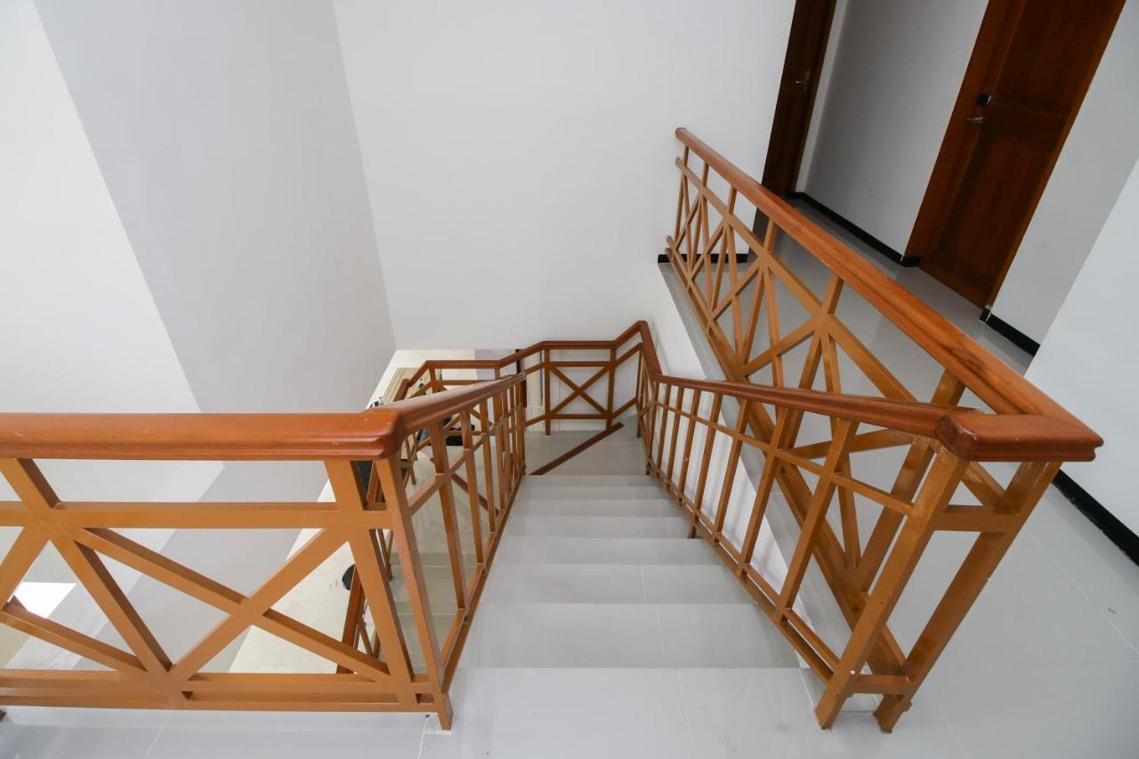 Reddoorz Plus At Panorama Villas Batu باتو المظهر الخارجي الصورة